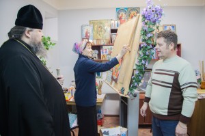 Глава Волгодонской епархии епископ Волгодонский и Сальский Корнилий посетил иконописную мастерскую «Лествица» г.Волгодонска