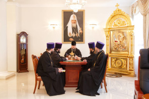 Глава Волгодонской епархии епископ Волгодонский и Сальский Корнилий возглавил совещание. 22 февраля 2016 года.