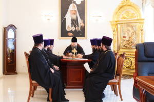 Глава Волгодонской епархии епископ Волгодонский и Сальский Корнилий возглавил совещание. 7.06.2016 года.