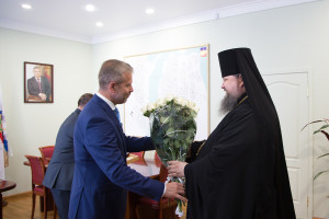 Епископ Волгодонский и Сальский Корнилий поздравил главу г. Волгодонска 07.06.2016