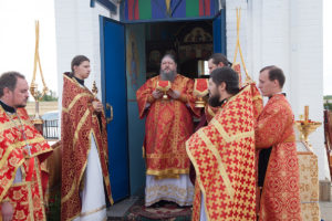 2 августа 2018г. епископ Влогодонский и Сальский Корнилий освятил храм-часовню в хут. Веселый