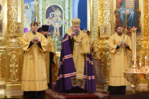 13.12.2018 г. епископ Корнилий молился за Божественной литургией