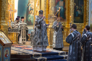 27 апреля 2019 года, в Великую субботу, епископ Корнилий совершил вечерню с чтением 15 паримий и Божественную литургию святителя Василия Великого
