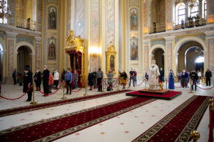 В Неделю 7-ю по Пасхе митрополит Меркурий совершил Божественную литургию в Ростовском кафедральном соборе