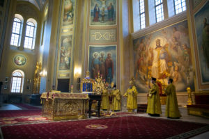 Глава Донской митрополии совершил всенощное бдение в Ростовском кафедральном соборе